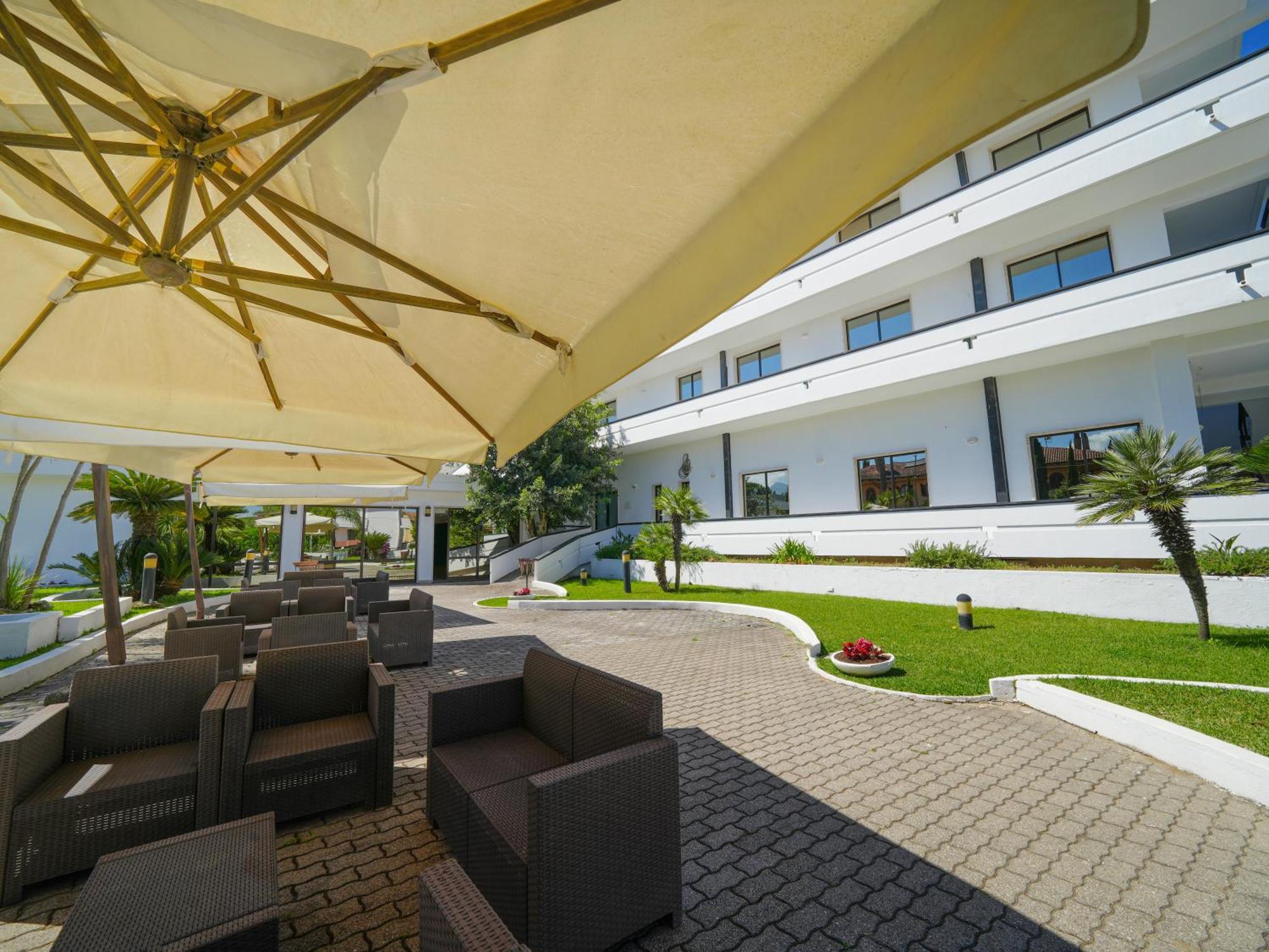 Hotel Club Clorinda Nuova Gestione 2024 Paestum Zewnętrze zdjęcie